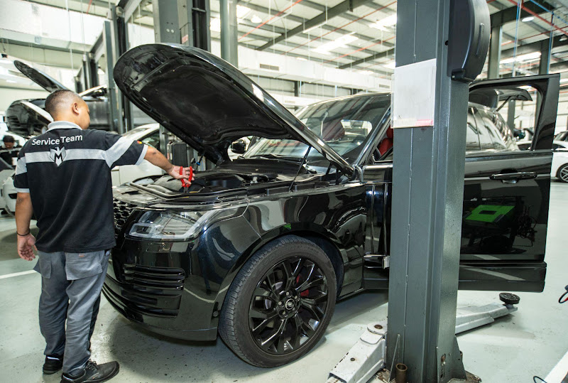 why-regular-engine-checkups-are-essential-for-maintaining-your-range-rover-in-dubai’s-harsh-climate