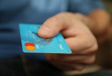 best-credit-monitoring-service?-identityiq-vs.-credit-karma-comparison-and-review