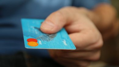 best-credit-monitoring-service?-identityiq-vs.-credit-karma-comparison-and-review